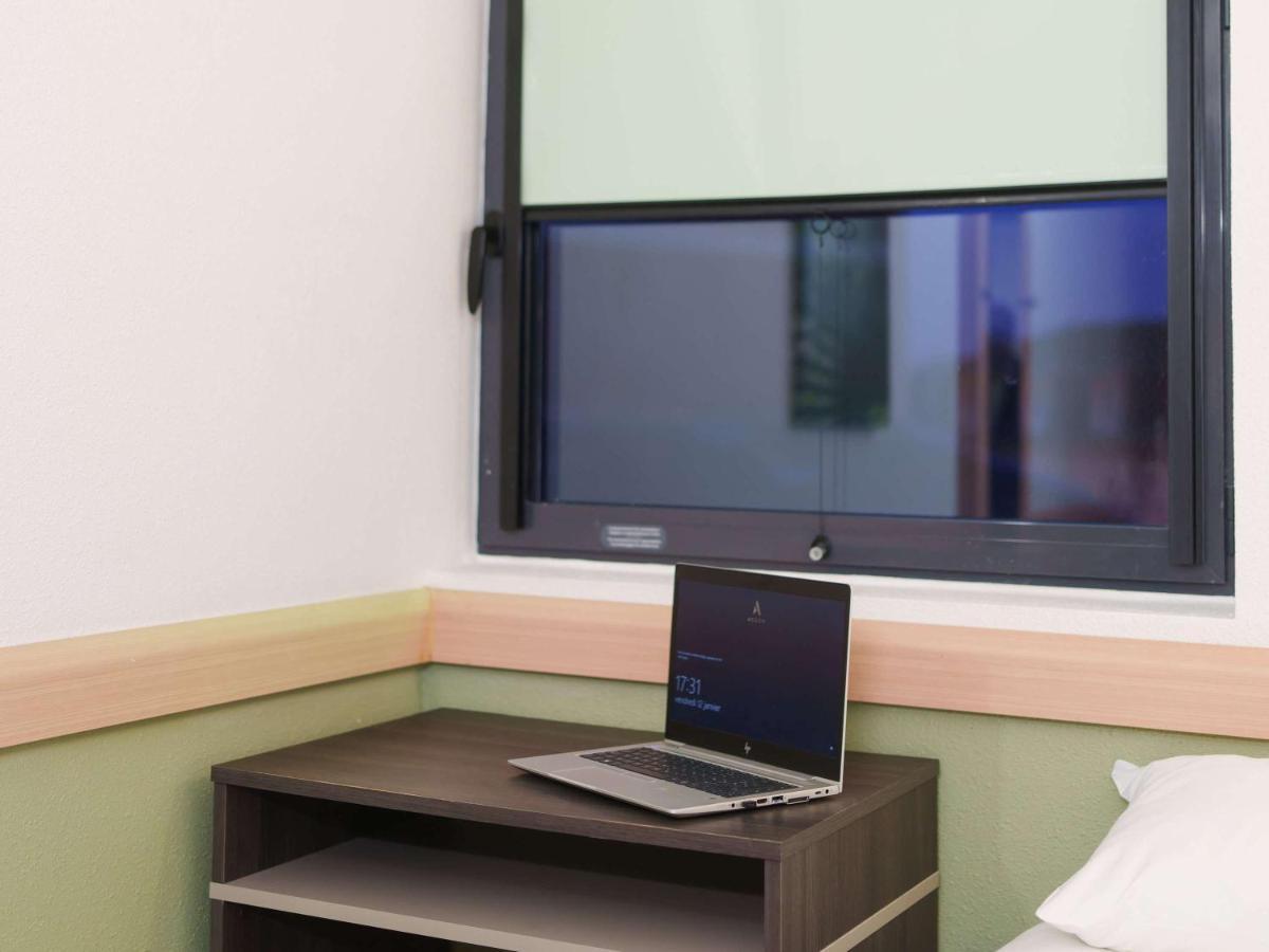 Ibis Budget Saint-Quentin Centre Gare Exterior photo