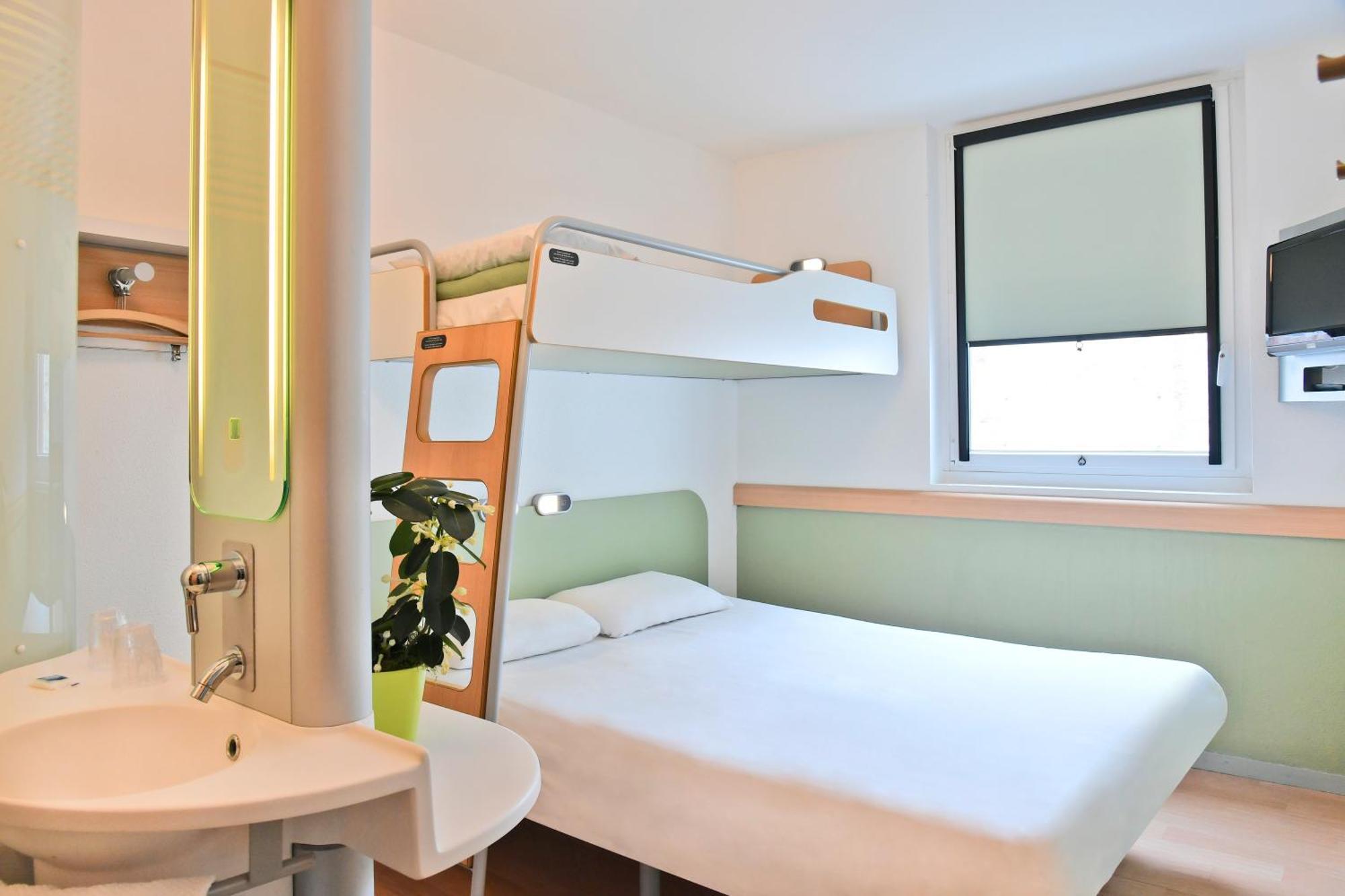 Ibis Budget Saint-Quentin Centre Gare Exterior photo